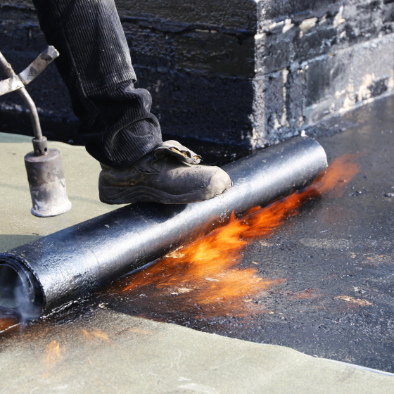 Abdichtung von Flachdächern mit Bitumen-Dichtungsbahnen